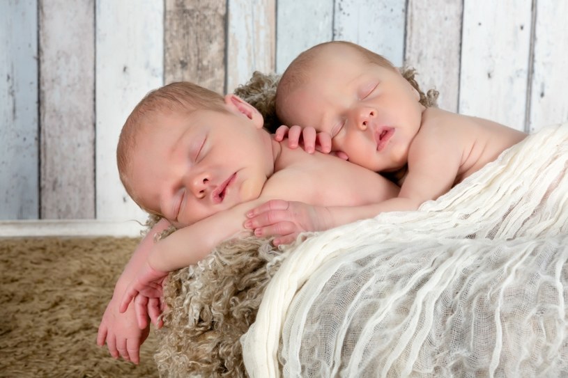 Bliźnięta zwykle przychodzą na świat raz na osiemdziesiąt porodów, ale są miejsca na świecie z zupełnie inną statystyką /123RF/PICSEL