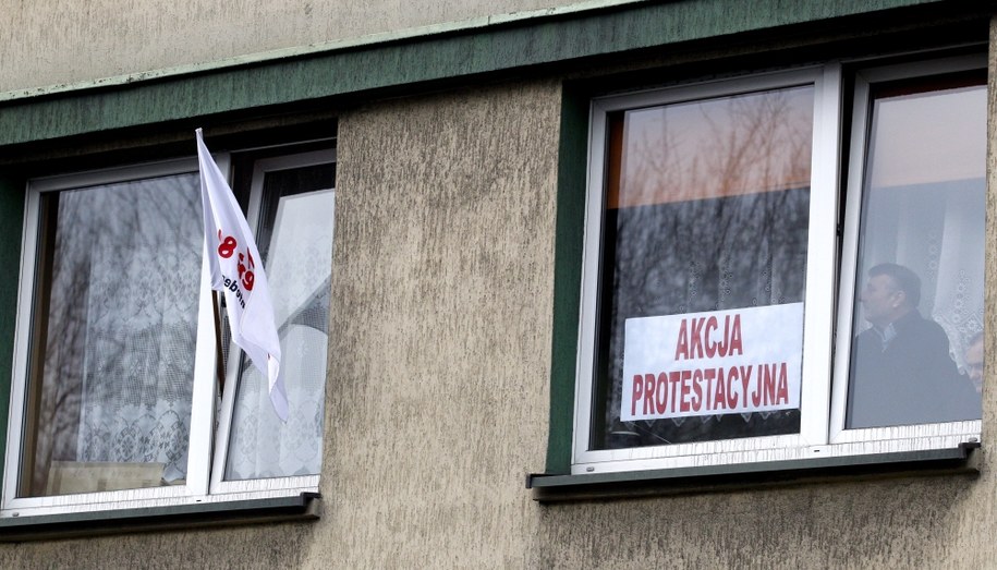 Blok w Rudzie Śląskiej /Andrzej Grygiel /PAP