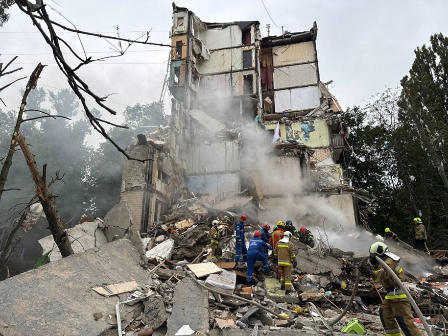 Blok zniszczony po rosyjskim ataku na Kijów (Zdj. z 31 lipca) /Vladyslav Musiienko /PAP