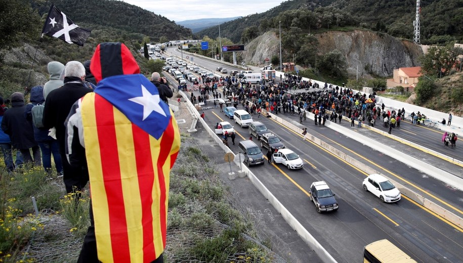 Blokada autostrady /	Alejandro Garcia /PAP/EPA