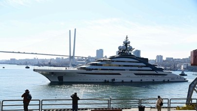 Blokada cieśniny Ormuz nie dla wszystkich. Rosyjski superjacht przepłynął