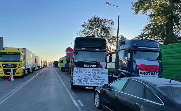 Blokada przejścia granicznego w Dorohusku: Przewoźnicy zapowiadają rozszerzenie protestu