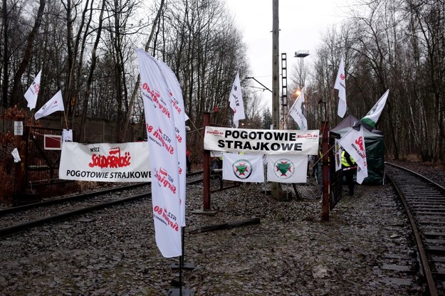 Blokada wysyłki węgla z kopalń w okolicach torowiska przy ul. Skośnej w Rudzie Śląskiej /Zbigniew Meissner /PAP