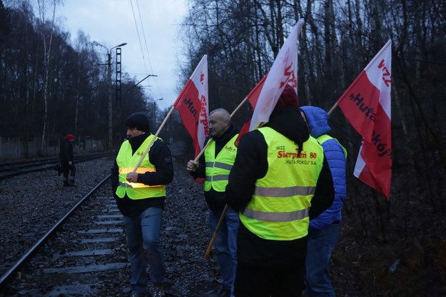 Blokada wysyłki węgla z kopalń w okolicach torowiska przy ul. Skośnej w Rudzie Śląskiej /Zbigniew Meissner /PAP