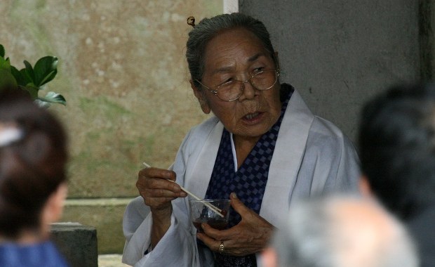 Blue Zone. Co wyróżnia stulatków z Okinawy, Ikarii czy Sardynii?