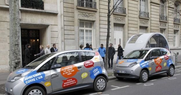 Bluecary na ulicach Paryża /AFP