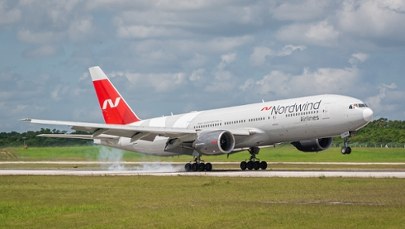 "Błysk" i "huk" podczas startu. Groźny incydent na lotnisku w Rosji