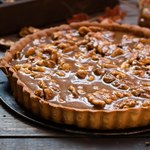 ​Błyskawiczna tarta, którą zrobisz z tym, co akurat masz w lodówce. Idealna do niedzielnej kawy