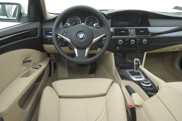 BMW 530i, BMW 530d (E60) zdj.3 magazynauto.interia.pl