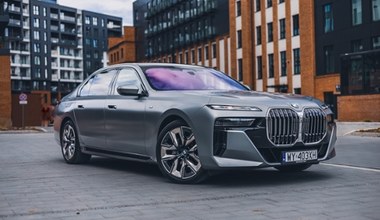 BMW 740d mistrzowsko przyciąga spojrzenia, ale czy to wystarczy?