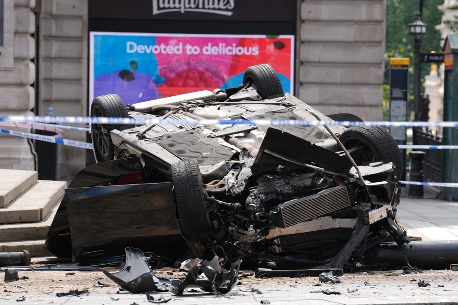 Bmw dachowało w centrum Londynu /Lucy North/Press Association/East News /East News