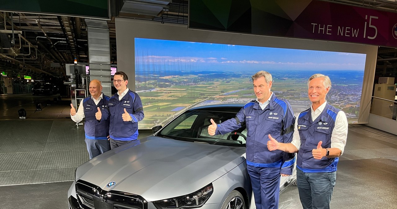 BMW i5 podczas prezentacji w fabryce w Dingolfing /Krzysztof Mocek /INTERIA.PL