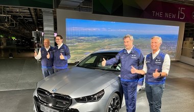 BMW i5 powstaje w fabryce z trawnikiem na dachu. Mają nawet własne pszczoły