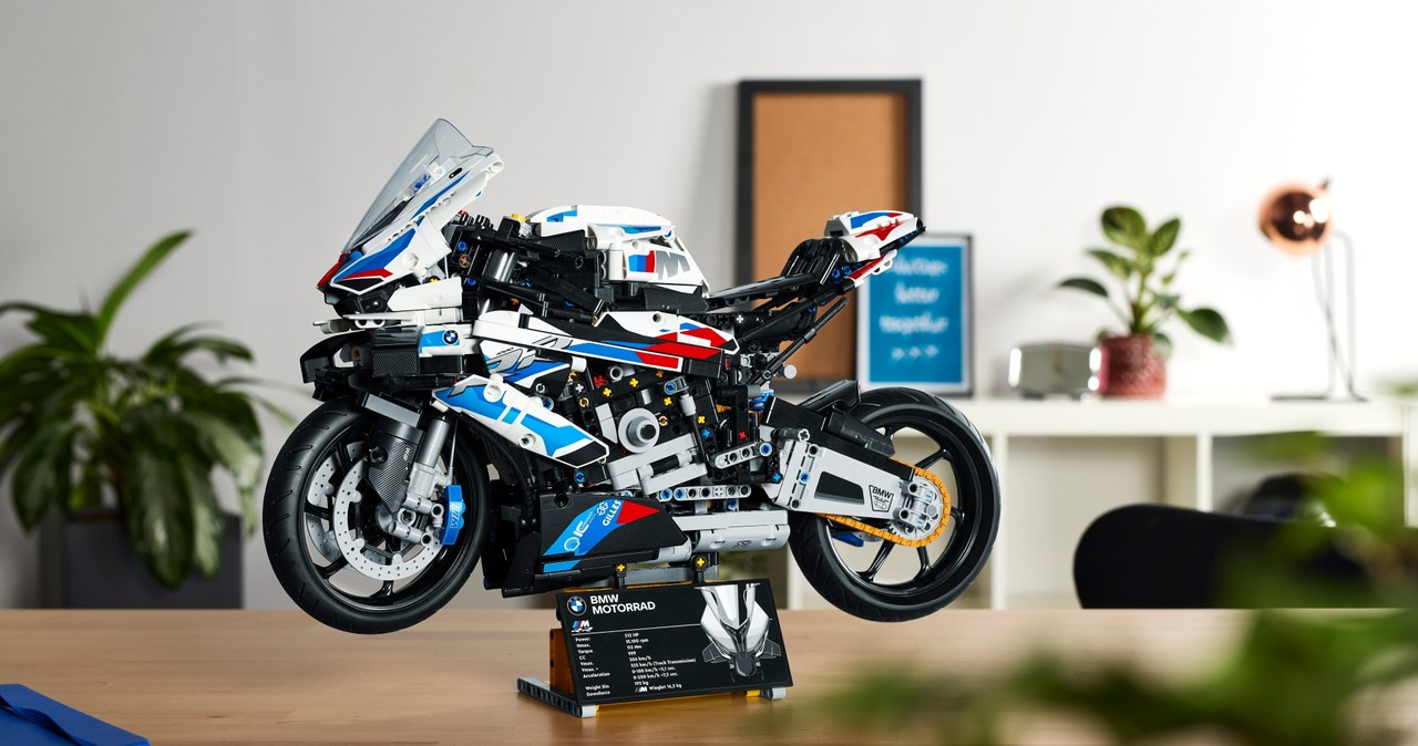 BMW M 1000 RR Lego Technic /materiały prasowe