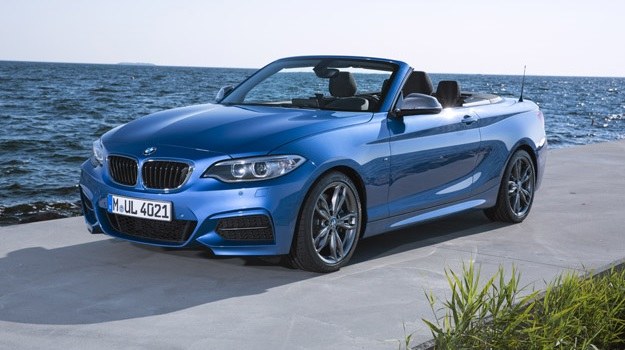 BMW M235i xDrive Convertible /BMW