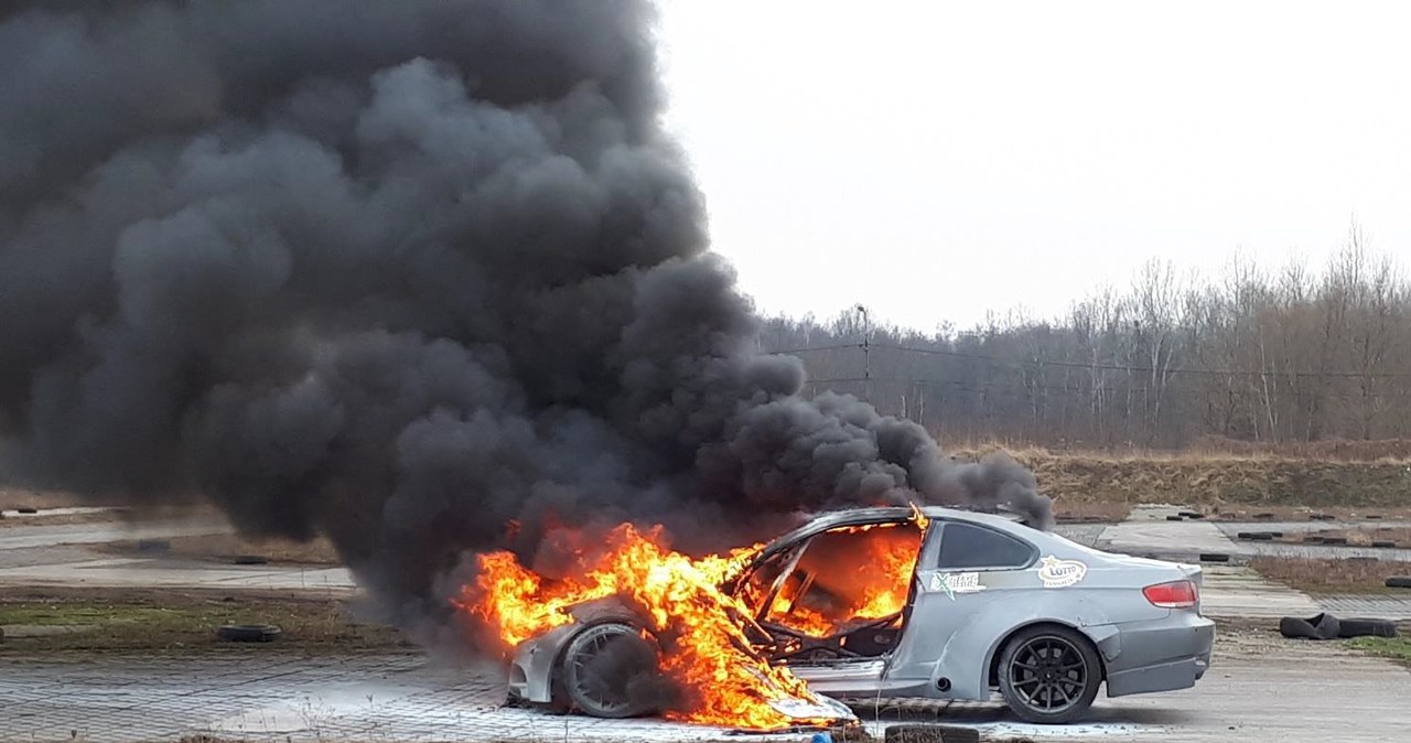 BMW M3 E92, przygotowane do driftu, nagle stanęło w płomieniach /Informacja prasowa