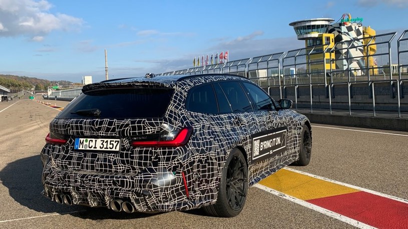 BMW M3 Touring podczas testów na torze wyścigowym /Informacja prasowa