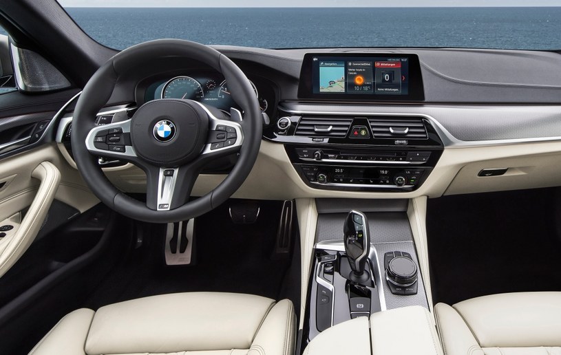BMW M550i xDrive /BMW