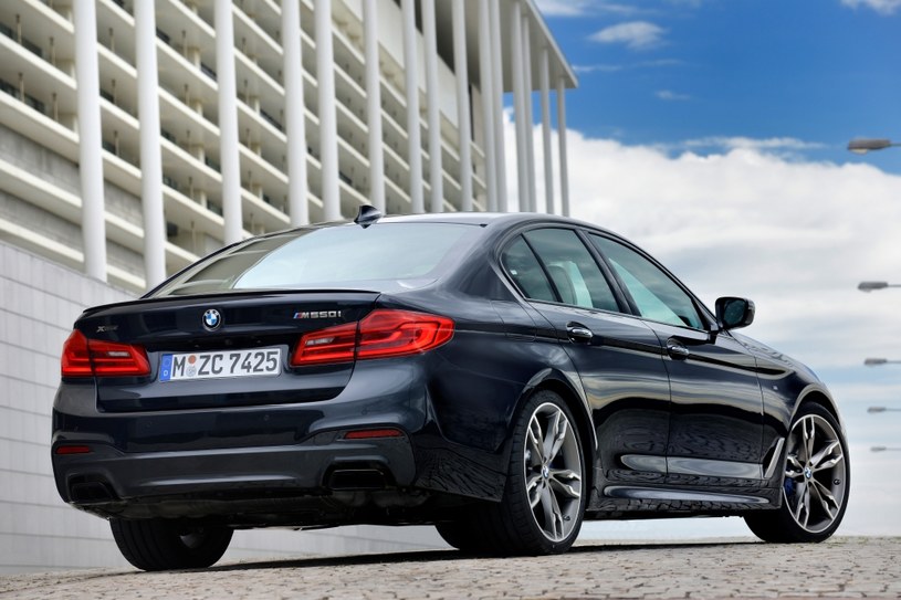 BMW M550i xDrive /BMW