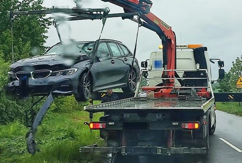 BMW serii 3 samo powiadomiło służby o tym, co zrobił jego pijany kierowca /Policja