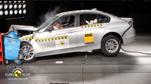 BMW serii 3 zdobyło wysoki wynik w kategorii ochrony pieszych. /Euro NCAP