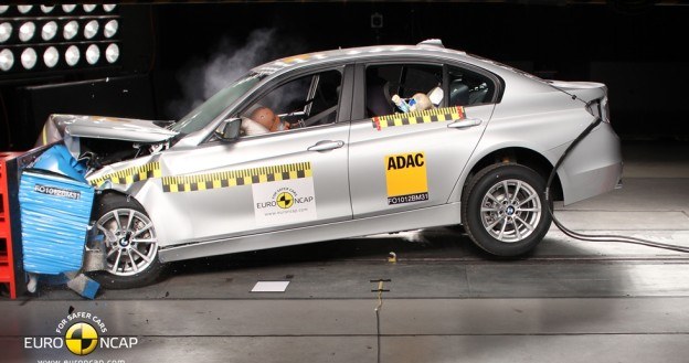 BMW serii 3 zdobyło wysoki wynik w kategorii ochrony pieszych. /Euro NCAP