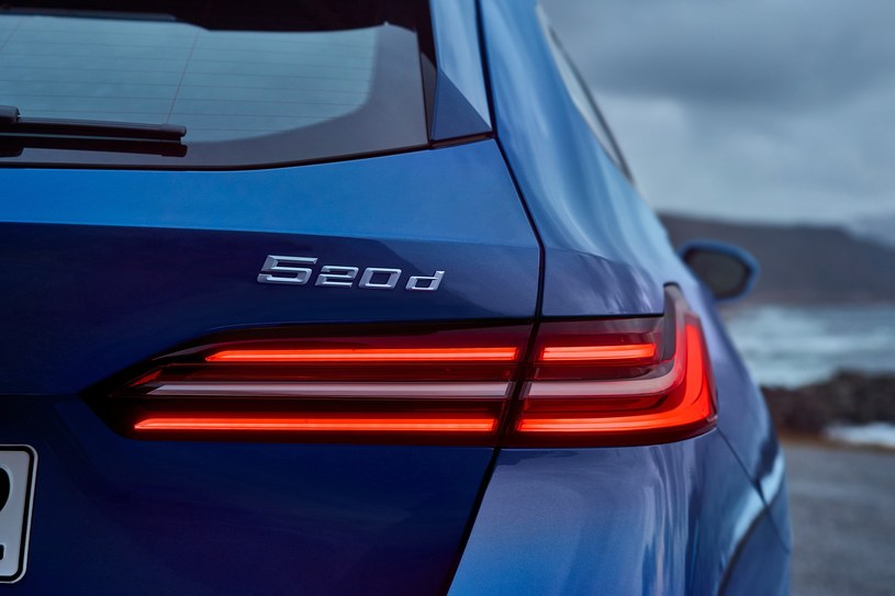 BMW Serii 5 debiutuje w dwóch wersjach wysokoprężnych. Latem oferta wzbogaci się o 6-cylindrowego diesla /BMW