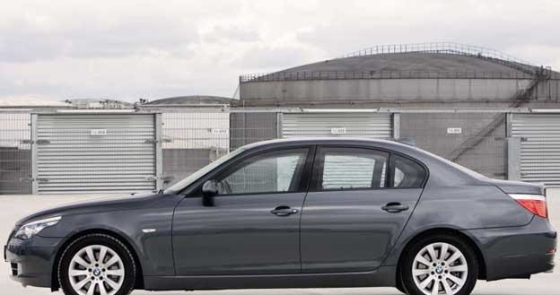 BMW serii 5 poprzedniej generacji /Informacja prasowa