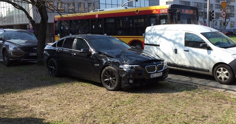 BMW serii 5 zderzyło się z Volvo XC60 /Bartłomiej Eider /RMF