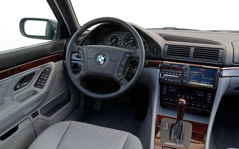 BMW serii 7 (E38) /materiały prasowe