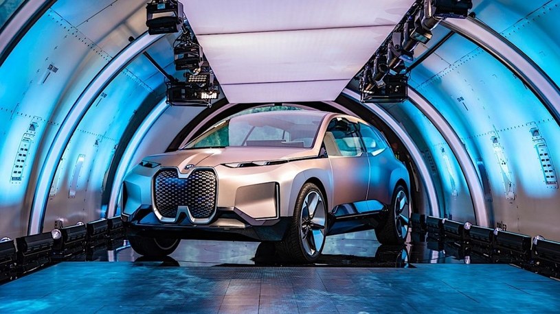 BMW w końcu zaprezentowało swoją wizję przyszłości motoryzacji /Geekweek