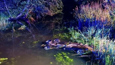 BMW wpadło do rzeki. Nie żyje 23-latek