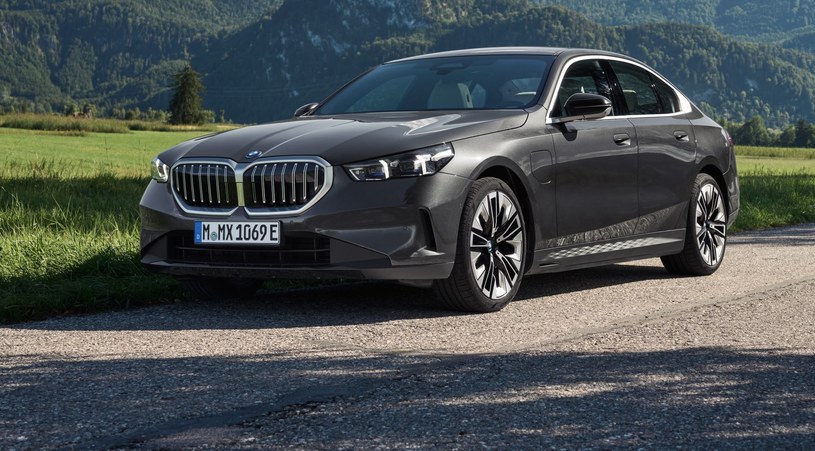BMW wprowadza do oferty serii 5 układy hybrydowe typu plug-in. /materiały prasowe