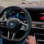 BMW wycofuje się z autonomicznej jazdy w serii 7. "Jest zbyt droga"