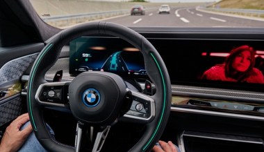 BMW wycofuje się z autonomicznej jazdy w serii 7. "Jest zbyt droga"