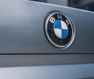 BMW wyjaśnia sprawę ważnego kontraktu. Skandaliczne warunki pracy