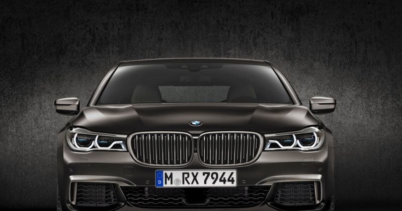 BMW X7 będzie, w dużym uproszczeniu, serią 7 z podwyższonym nadwoziem /Informacja prasowa