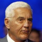 Bob Lutz - blogujący wiceprezydent General Motors /AFP