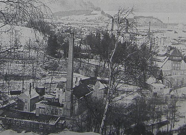 Boberhaus i fabryka chemiczna przed jej wybuchem w lutym 1945 r. /fot. ze zbiorów Lidii Sysak /Odkrywca