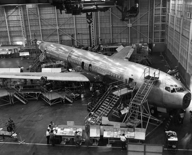 Boeing 707 w trakcie budowy /Getty Images/Flash Press Media