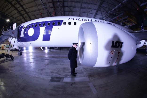 Boeing 737 MAX w barwach LOT-u / 	Tomasz Gzell    /PAP