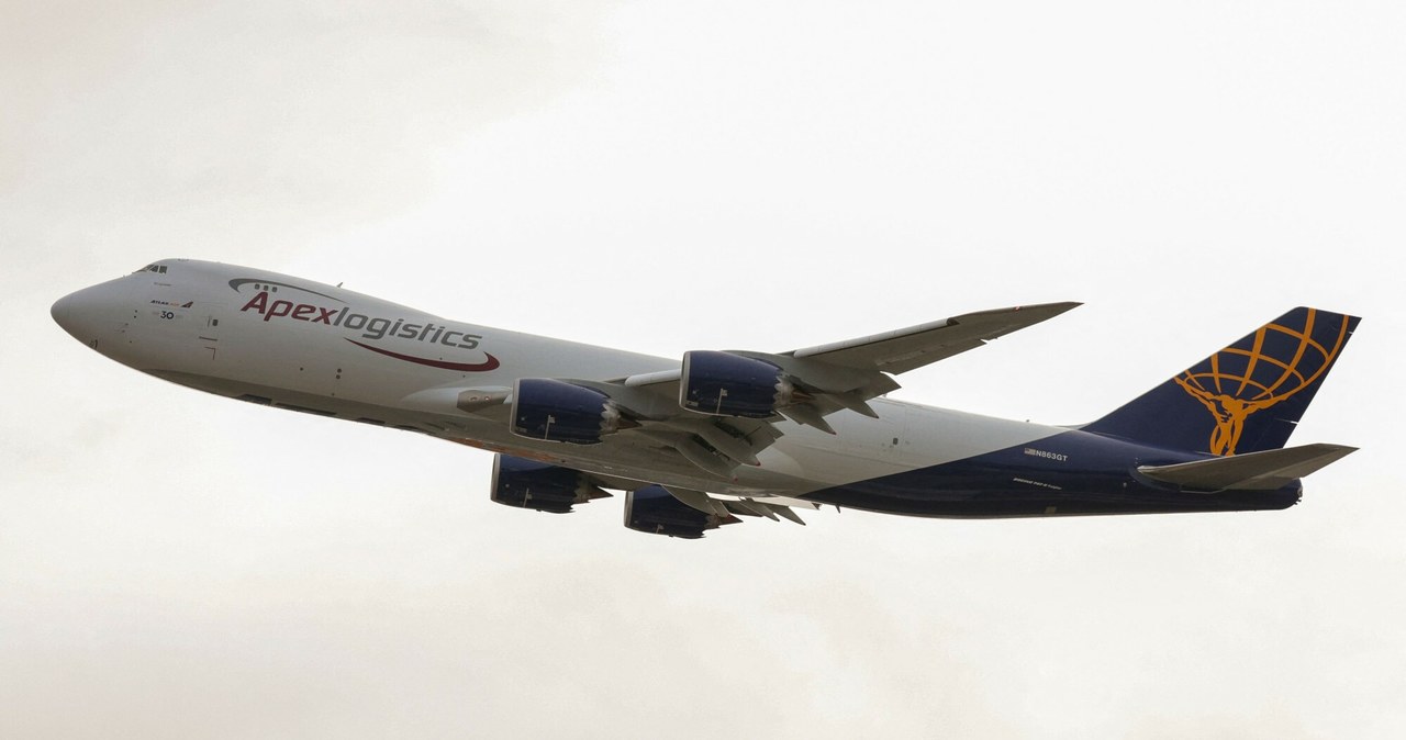 Boeing 747-8, jeden z największych samolotów pasażerskich. /JASON REDMOND/AFP/East News /East News