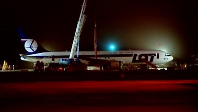 Boeing 767 jest już ponad 2,5 m nad ziemią 