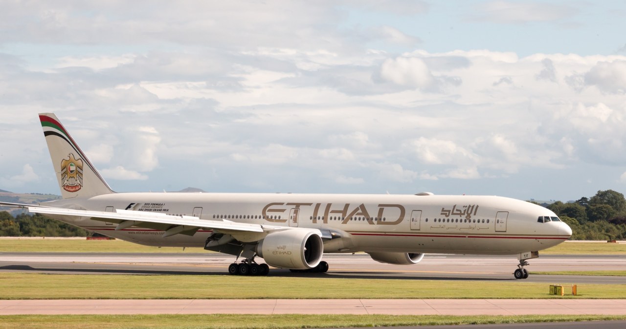 Boeing 777 linii Etihad Airways /123RF/PICSEL