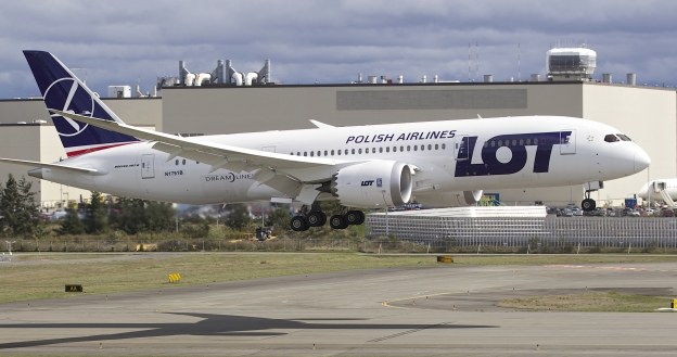 Boeing 787 Dreamliner jest jednym z najnowocześniejszych i najbezpieczniejszych samolotów pasażerskich /AFP