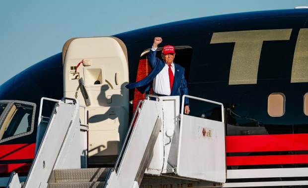 Boeing Trumpa miał stłuczkę na lotnisku. Zderzył się z innym samolotem