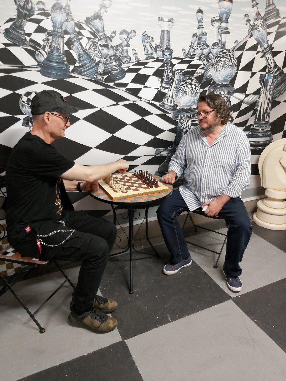 Bogdan Zalewski i Andrzej Czochra. Zamość. "Szachy Świata" /Bogdan Zalewski /RMF24
