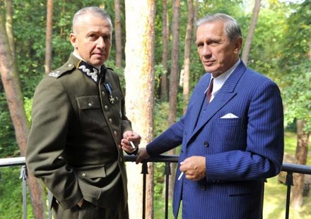 Bogusław Linda (major Henryk Sucharski) i Jan Englert (podpułkownik Wincenty Sobociński) /AKPA