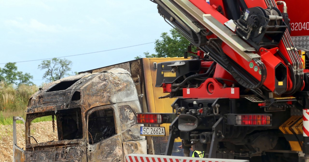 Bogusławice - zderzenie autokaru i dwóch ciężarówek