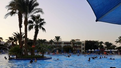 Bohater w kurorcie. Policjant z Poznania uratował tonącą dziewczynkę